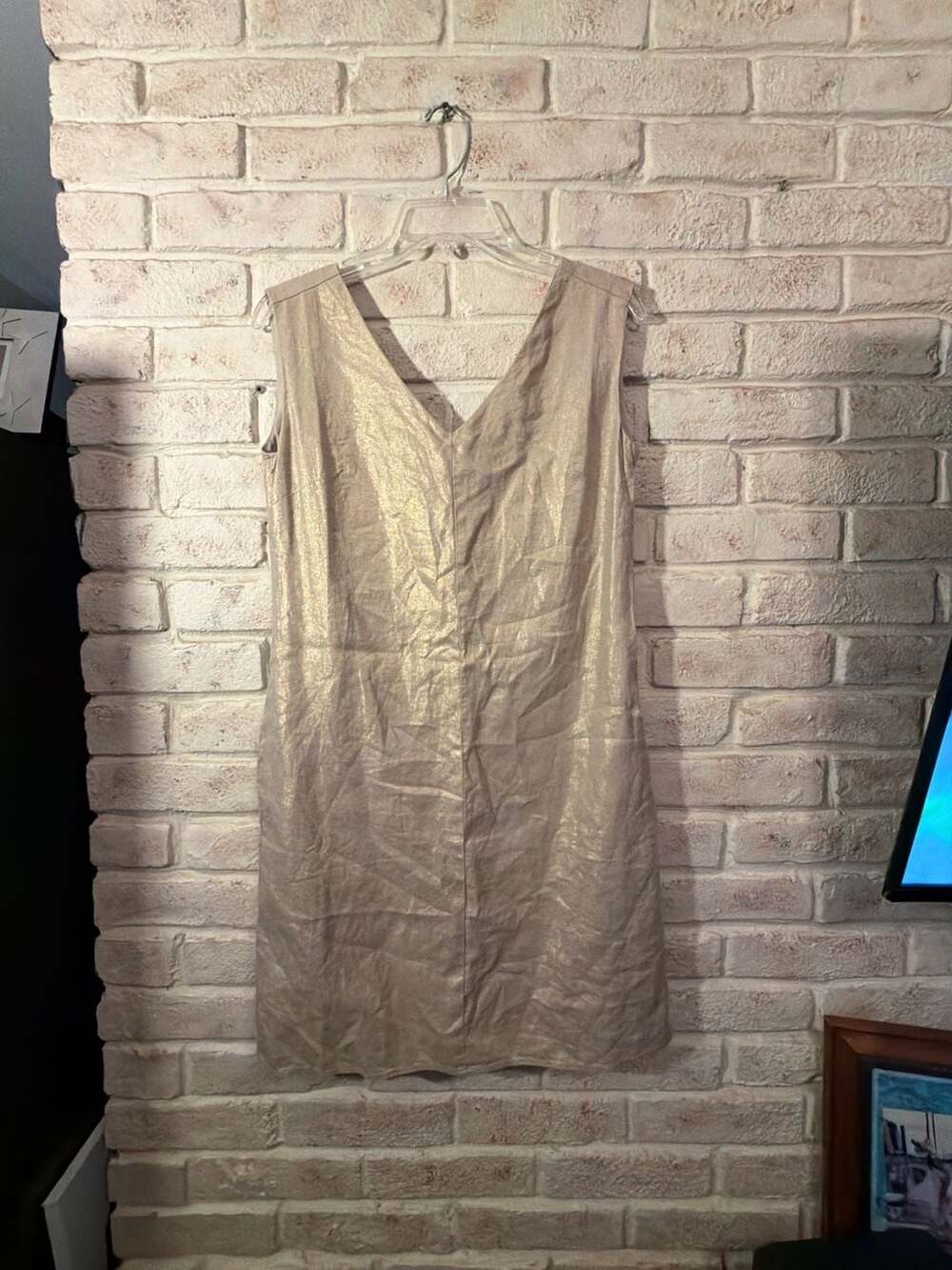 Nicole Miller Metallic Gold Dress Size XS Sleeveless V-Neck Mini